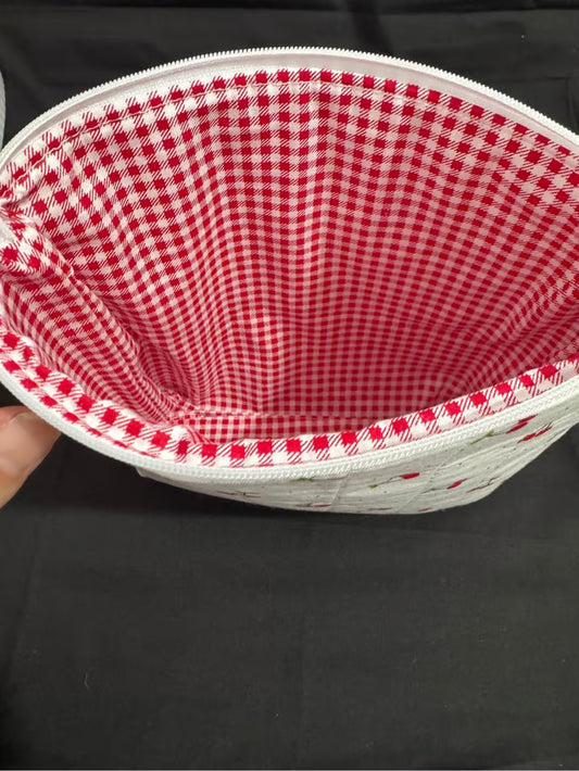 Quilted Zippered Pouch – Handmade Organizer, Makeup Bag, Travel Case "Mady"