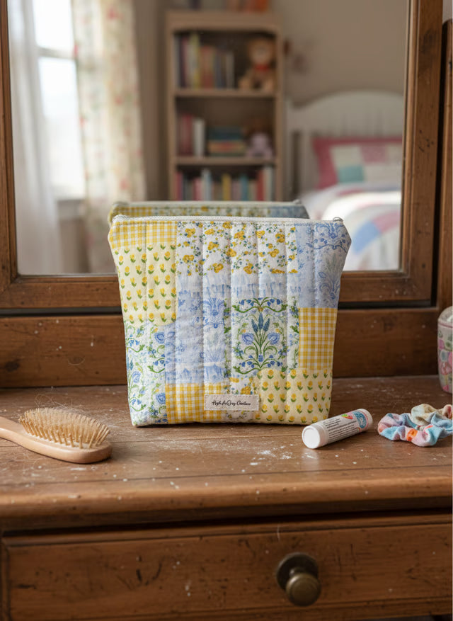 Quilted Zippered Pouch – Handmade Organizer, Makeup Bag, Travel Case "Glenda"